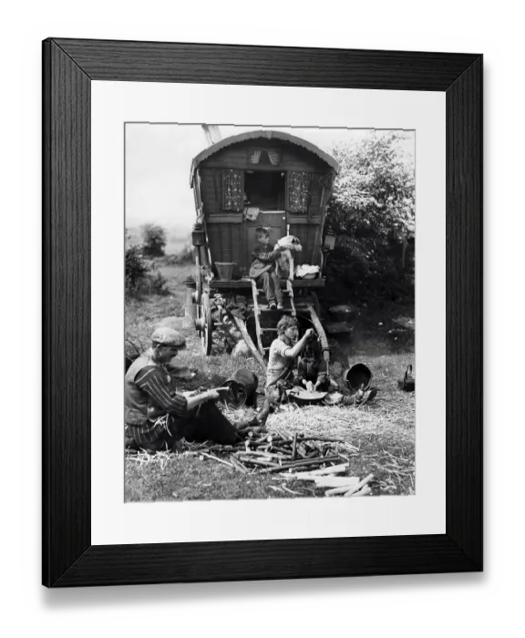 Framed Print : Gypsies and their caravans on Epsom Downs awaiting arrival of the Derby Framed Print : Gypsies and their caravans on Epsom Downs awaiting arrival of the Derby