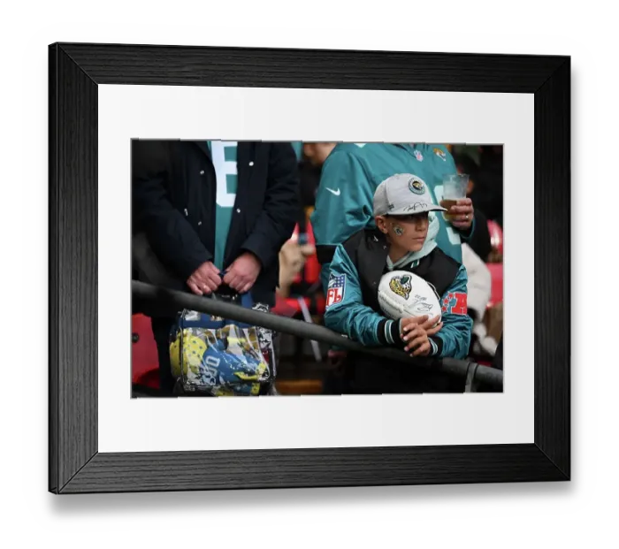 Framed Print : Jacksonville Jaguars v New England Patriots. Wembley stadium, London 2024 Framed Print : Jacksonville Jaguars v New England Patriots. Wembley stadium, London 2024