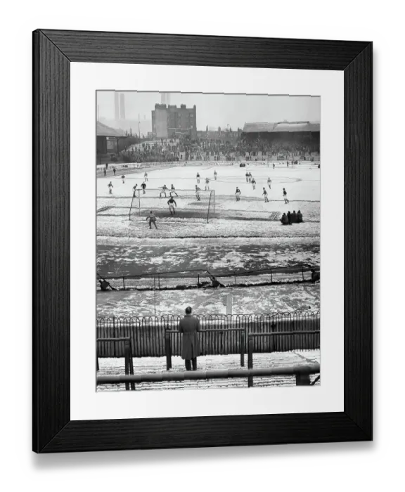 Framed Print : Chelsea v Charlton Athletic Stamford Bridge in the snow 1956 Framed Print : Chelsea v Charlton Athletic Stamford Bridge in the snow 1956