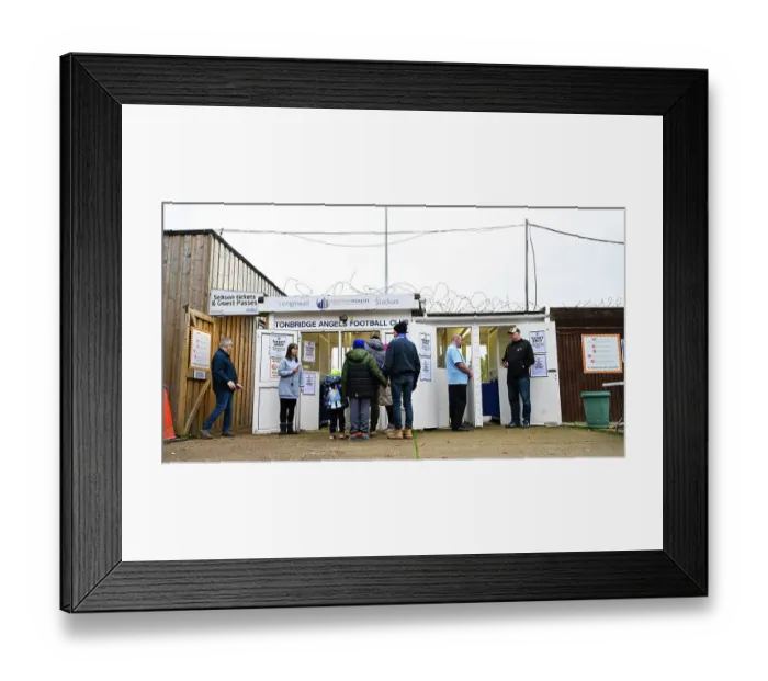 Framed Print : FA Cup first round. Tonbridge Angels v Harborough Town