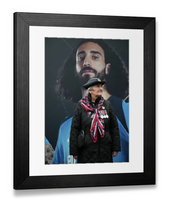 Framed Print : Chelsea War Veteran Nurse who had just come from the Cenotaph Remembrance Day Chelsea v Arsenal (1.1) at Stamford Bridge