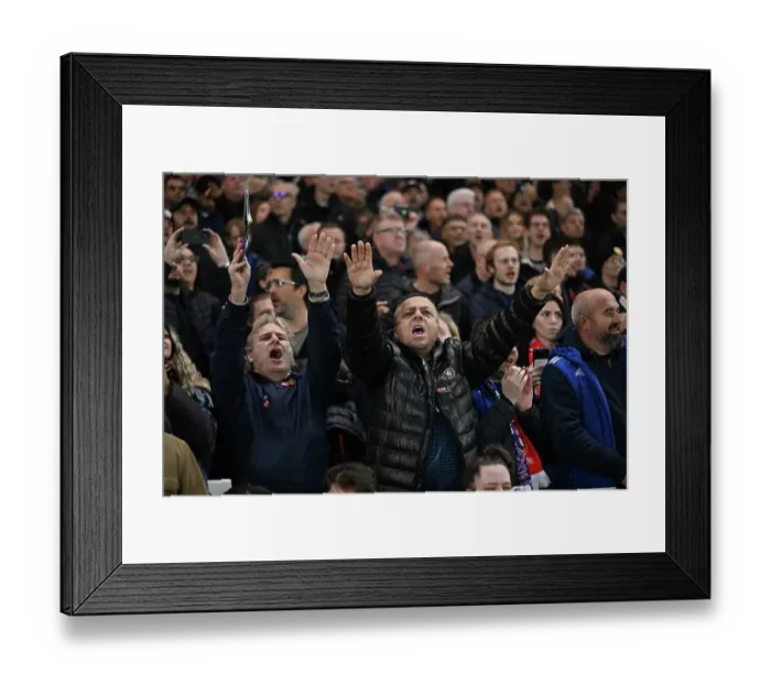 Framed Print : Chelsea v Arsenal (1.1) at Stamford Bridge