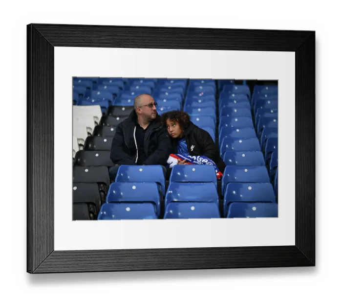 Framed Print : Chelsea v Arsenal (1.1) at Stamford Bridge