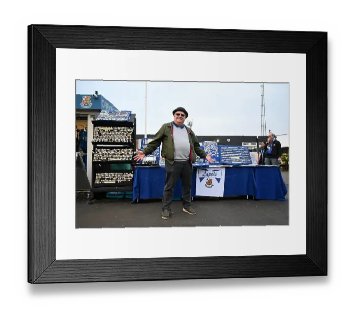 Framed Print : Wealdstone fc v Wycombe Wanderers, FA Cup 2nd round Framed Print : Wealdstone fc v Wycombe Wanderers, FA Cup 2nd round