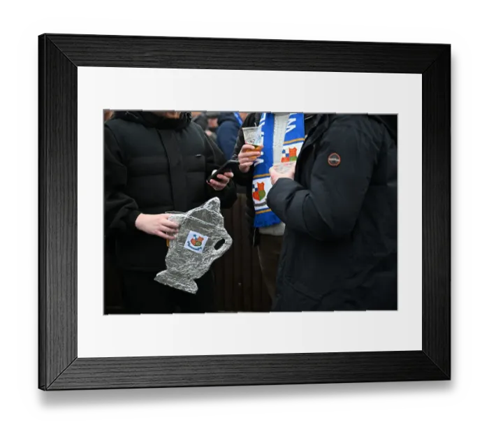 Framed Print : Wealdstone fc v Wycombe Wanderers, FA Cup 2nd round Framed Print : Wealdstone fc v Wycombe Wanderers, FA Cup 2nd round