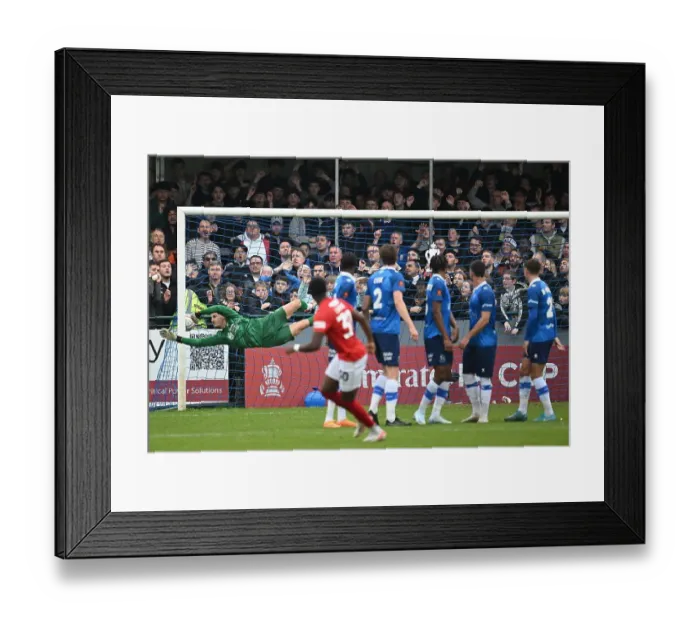 Framed Print : Wealdstone fc v Wycombe Wanderers, FA Cup 2nd round Framed Print : Wealdstone fc v Wycombe Wanderers, FA Cup 2nd round
