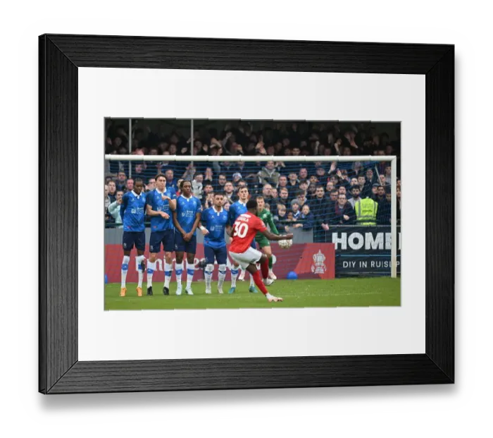 Framed Print : Wealdstone fc v Wycombe Wanderers, FA Cup 2nd round Framed Print : Wealdstone fc v Wycombe Wanderers, FA Cup 2nd round