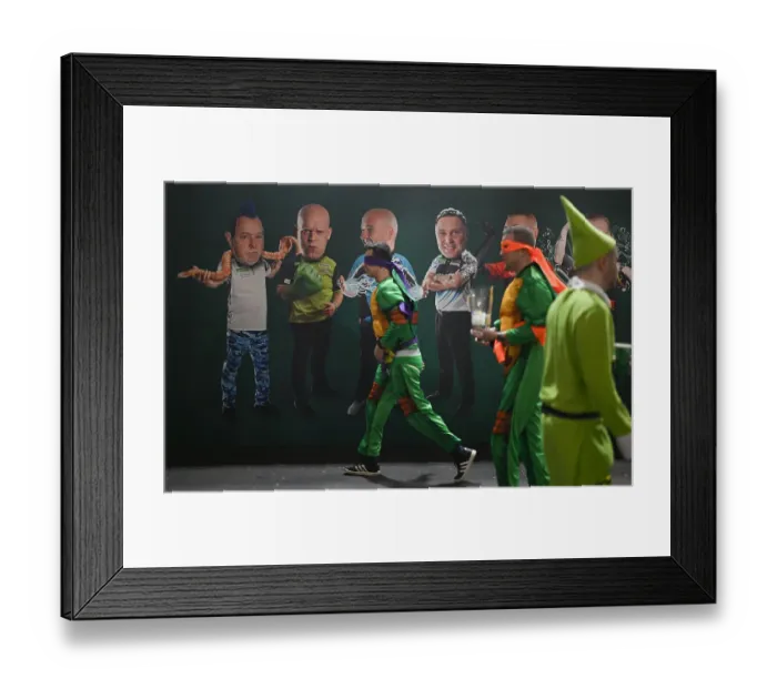 Framed Print : The Paddy Power PDC World Darts Championships 2024. Alexandra Palace