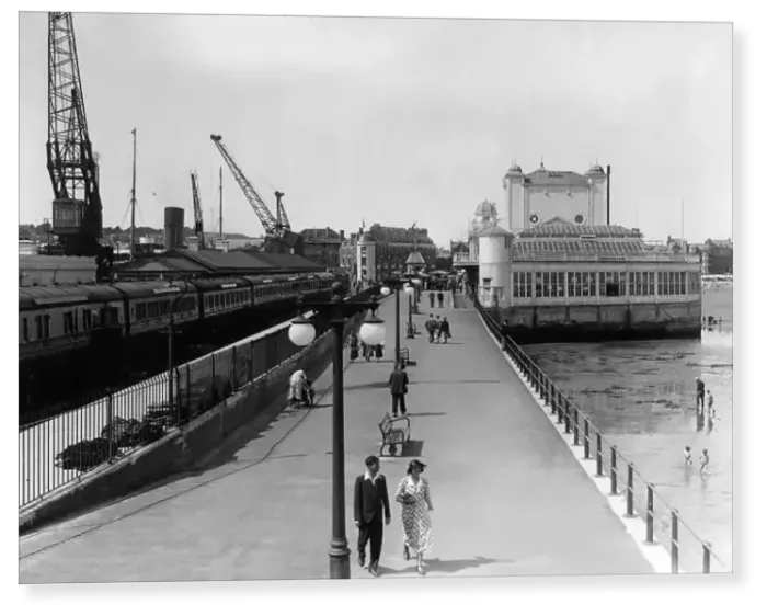 Print : View of Cleethorpes, Lincolnshire.in the 1930s