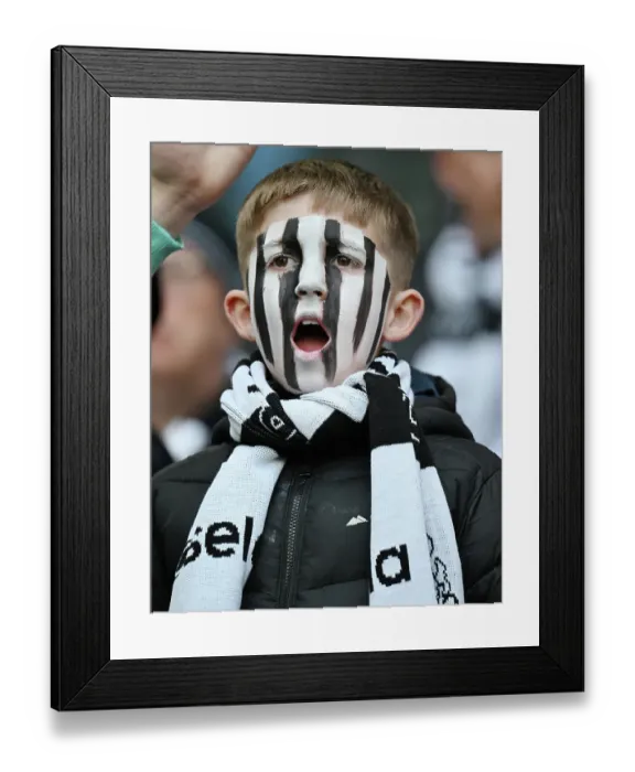Framed Print : Toon Fans at Carabao Cup final 2025, Wembley. Liverpool 1 v Newcastle 2
