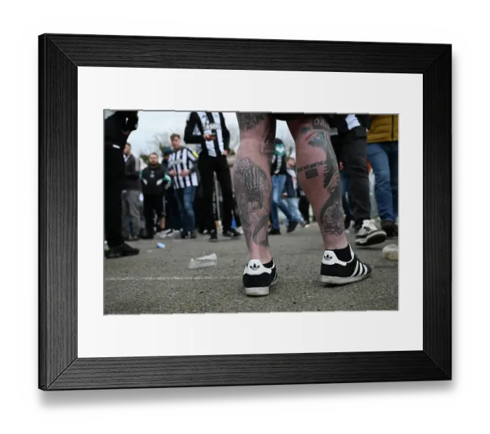 Framed Print : Toon Fans at Carabao Cup final 2025, Wembley. Liverpool 1 v Newcastle 2