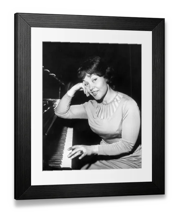 Framed Print : Jazz singer Cleo Laine, 1963 Framed Print : Jazz singer Cleo Laine, 1963