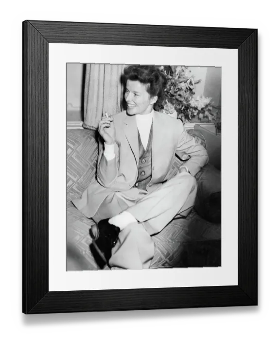 Framed Print : Katharine Hepburn in London in 1953 Framed Print : Katharine Hepburn in London in 1953