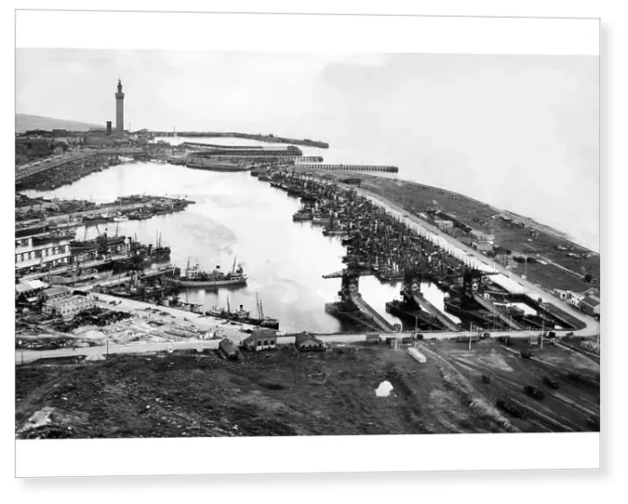 Print : Aerial view of Grimsby Docks, Yorkshire 1946 Print : Aerial view of Grimsby Docks, Yorkshire 1946