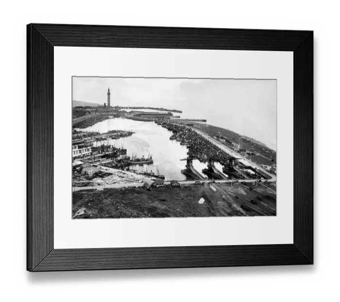 Framed Print : Aerial view of Grimsby Docks, Yorkshire 1946 Framed Print : Aerial view of Grimsby Docks, Yorkshire 1946