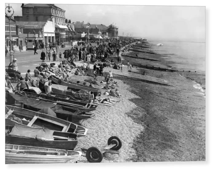 Print : Boats on the beach in Bognor Regis Print : Boats on the beach in Bognor Regis