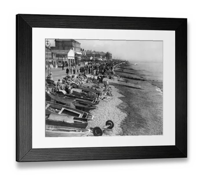 Framed Print : Boats on the beach in Bognor Regis Framed Print : Boats on the beach in Bognor Regis