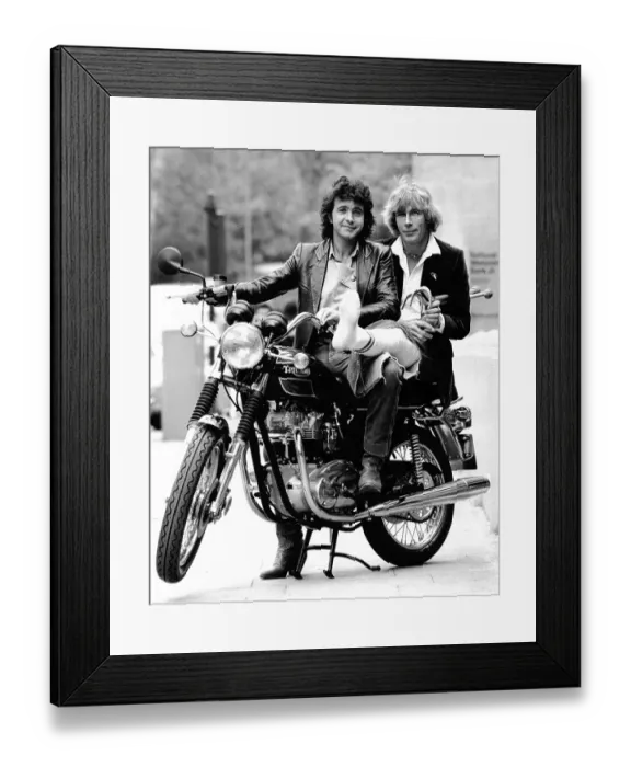 Framed Print : Actor / Singer David Essex and Racing Driver James Hunt Framed Print : Actor / Singer David Essex and Racing Driver James Hunt