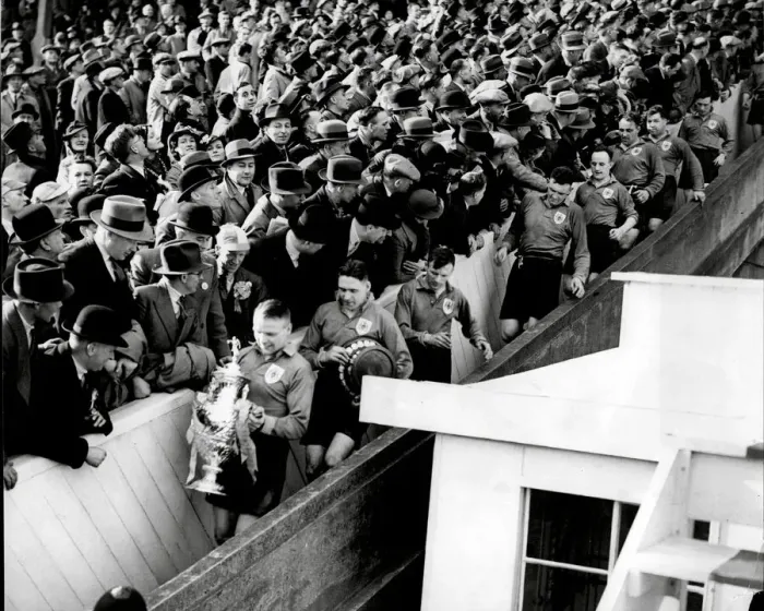 Framed Print : The 1936 Rugby League final at Wembley. Leeds V Warrington Framed Print : The 1936 Rugby League final at Wembley. Leeds V Warrington