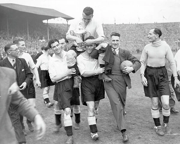 1946 FA Cup final at Wembley, Charlton Athletic v Derby County