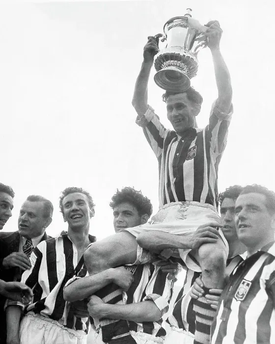 Framed Print : 1954 FA Cup Final West Bromwich Albion v Preston North End (3-2) Framed Print : 1954 FA Cup Final West Bromwich Albion v Preston North End (3-2)