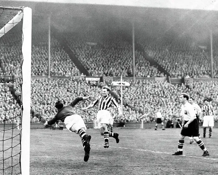 Framed Print : 1954 FA Cup Final West Bromwich Albion v Preston North End (3-2 Framed Print : 1954 FA Cup Final West Bromwich Albion v Preston North End (3-2