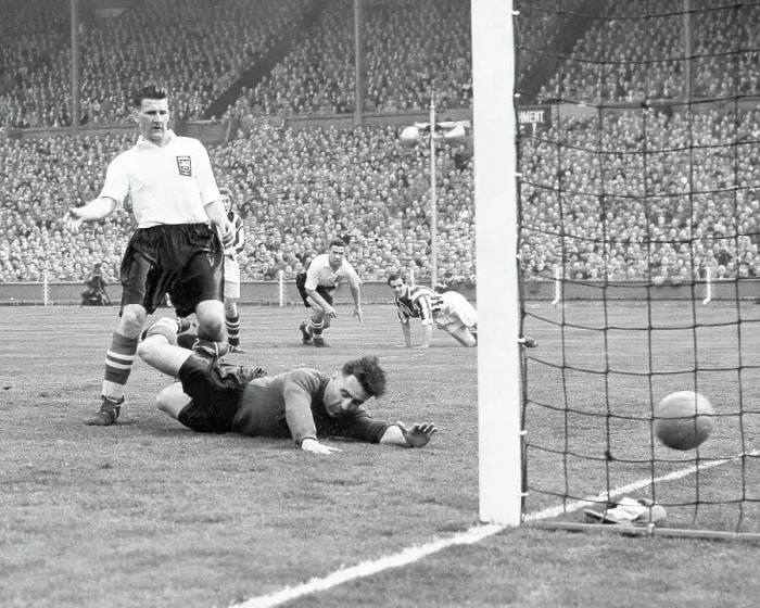 Framed Print : 1954 FA Cup Final West Bromwich Albion v Preston North End (3-2) Framed Print : 1954 FA Cup Final West Bromwich Albion v Preston North End (3-2)