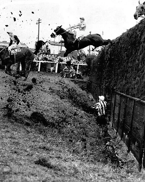 1960 Grand National at Aintree, the scene at Bechers Brook
