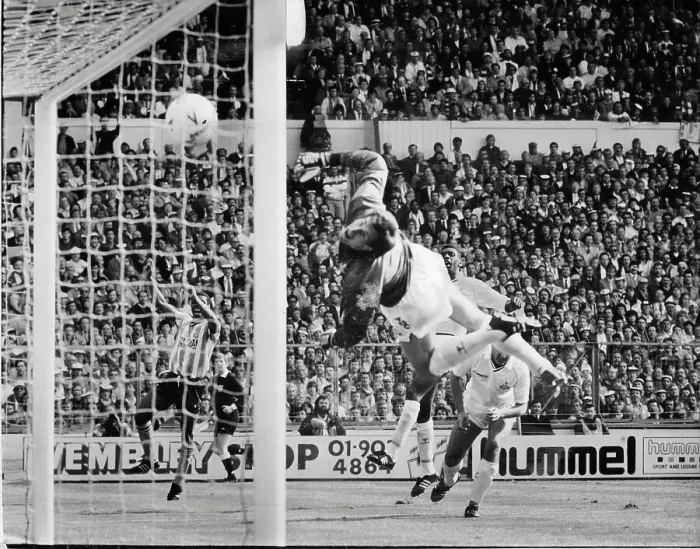 Framed Print : 1987 FA Cup final between Coventry City and Tottenham Hotspur Framed Print : 1987 FA Cup final between Coventry City and Tottenham Hotspur