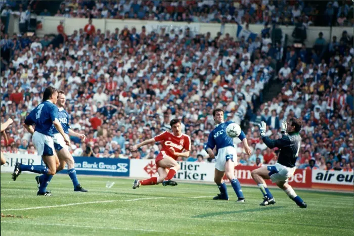 Framed Print : 1988 / 89 F. A. Cup Final - Liverpool v Everton. Ian Rush of Liverpool shoots at goal