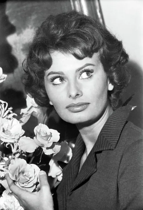 Framed Print : Actress Sophia Loren in London 1957