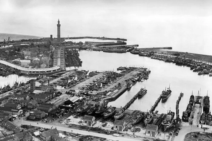 Framed Print : Aerial view of Grimsby Docks, Yorkshire 1946 Framed Print : Aerial view of Grimsby Docks, Yorkshire 1946