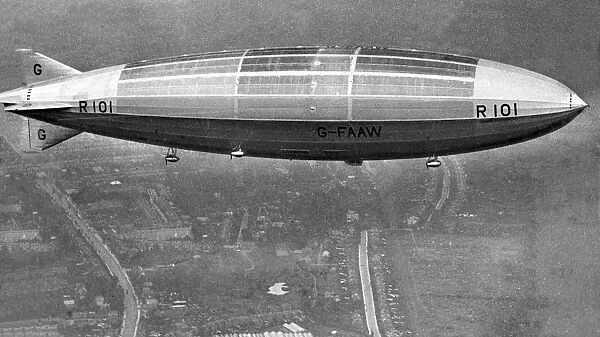 Airship R101 on her route from Cardington to London1929