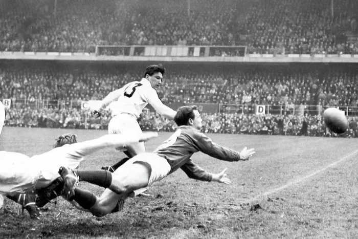Framed Print : Andy Mulligan (dark shirt) passes the ball in the Ireland v England (0-3) match at Lansdowne Road in the Five Nations Championship 1959 Framed Print : Andy Mulligan (dark shirt) passes the ball in the Ireland v England (0-3) match at Lansdowne Road in the Five Nations Championship 1959