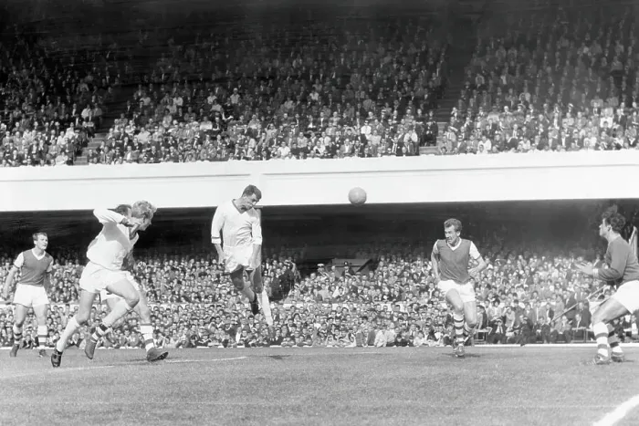 Framed Print : Arsenal v Manchester United, at Highbury 1962 Framed Print : Arsenal v Manchester United, at Highbury 1962