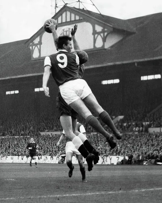 Framed Print : Arsenal's David Court and Spurs goalkeeper Bill Brown fight for the ball 1962 Framed Print : Arsenal's David Court and Spurs goalkeeper Bill Brown fight for the ball 1962