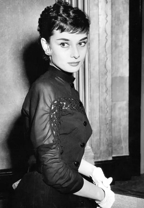 Framed Print : Audrey Hepburn aged 24 Framed Print : Audrey Hepburn aged 24