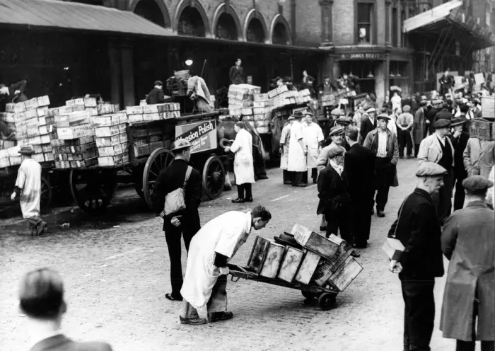 Framed Print : Billingsgate market reopens Framed Print : Billingsgate market reopens