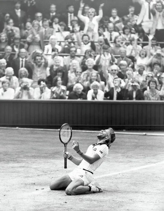 Framed Print : Bjorn Borg celebrates his fifth successive Wimbledon triumph 1980 Framed Print : Bjorn Borg celebrates his fifth successive Wimbledon triumph 1980