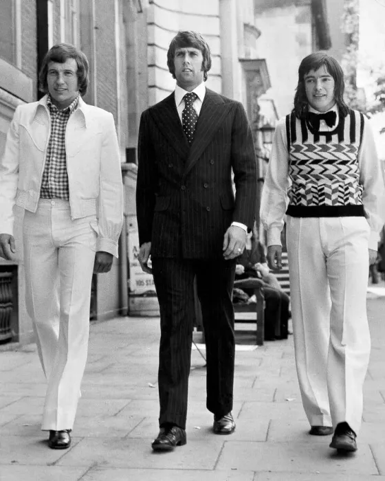 Framed Print : Bob McNab, Geoff Hurst, Peter Marinello Framed Print : Bob McNab, Geoff Hurst, Peter Marinello