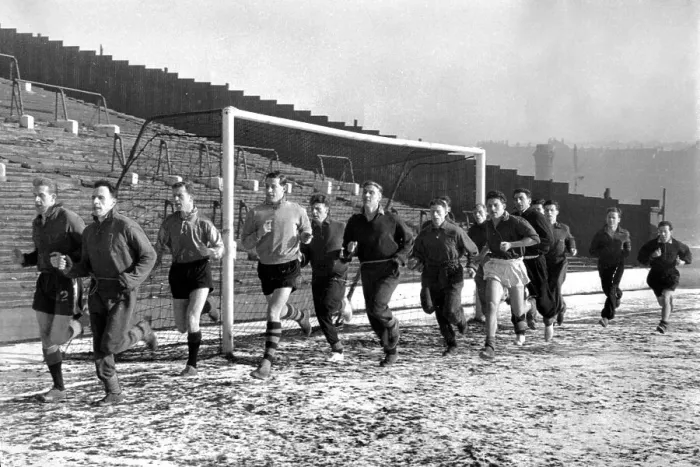 Framed Print : Bradford City players training Framed Print : Bradford City players training