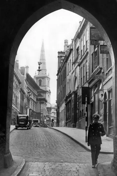 Framed Print : Bristol city gateway 1935 Framed Print : Bristol city gateway 1935