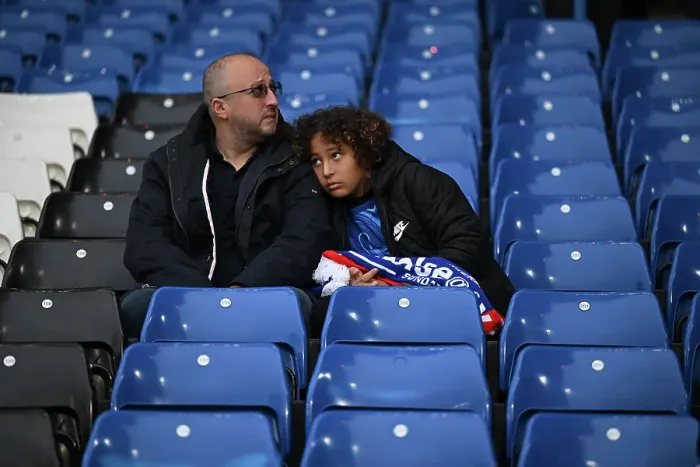 Framed Print : Chelsea v Arsenal (1.1) at Stamford Bridge