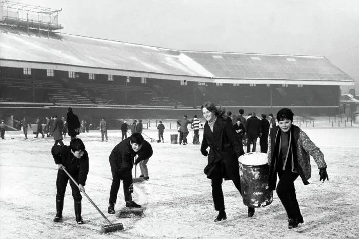 Framed Print : Clearing the snow at Blackburn Rovers ground 1969 Framed Print : Clearing the snow at Blackburn Rovers ground 1969