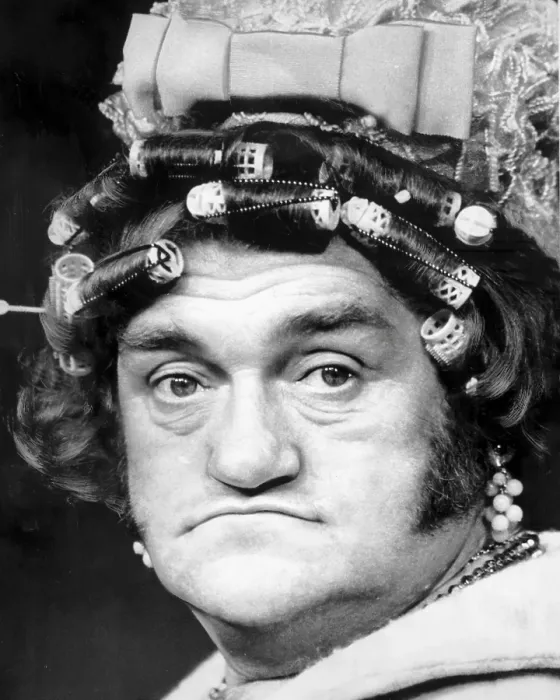 Framed Print : Comedian Les Dawson in panto Framed Print : Comedian Les Dawson in panto