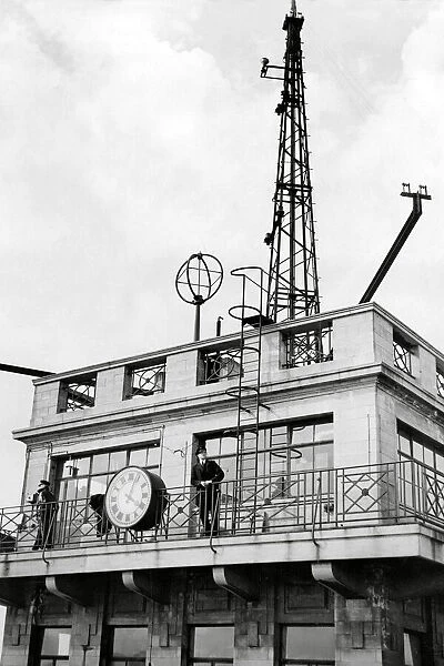Control tower at Croydon airport, 1939