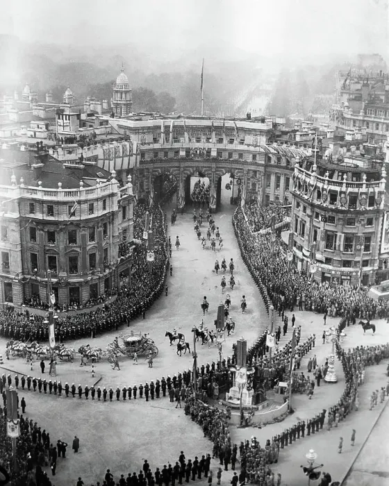Framed Print : Coronation procession for King George VI 1937 Framed Print : Coronation procession for King George VI 1937