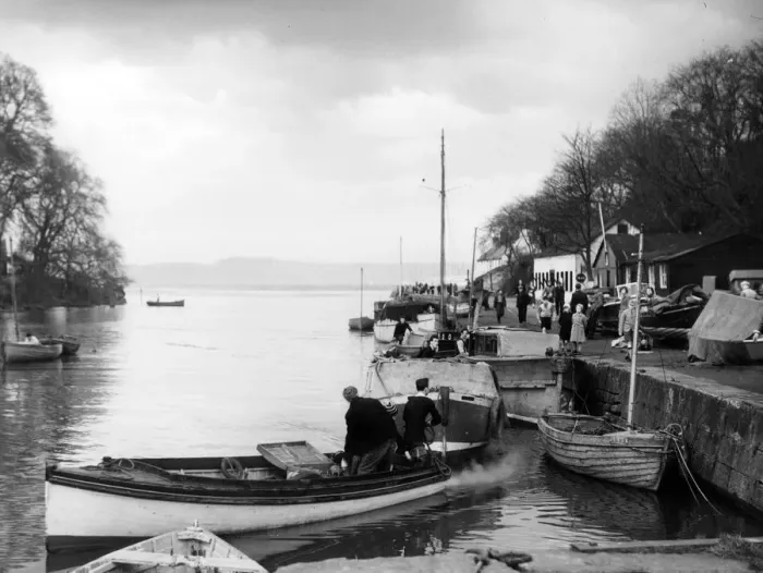 Framed Print : Cramond village near Edinburgh