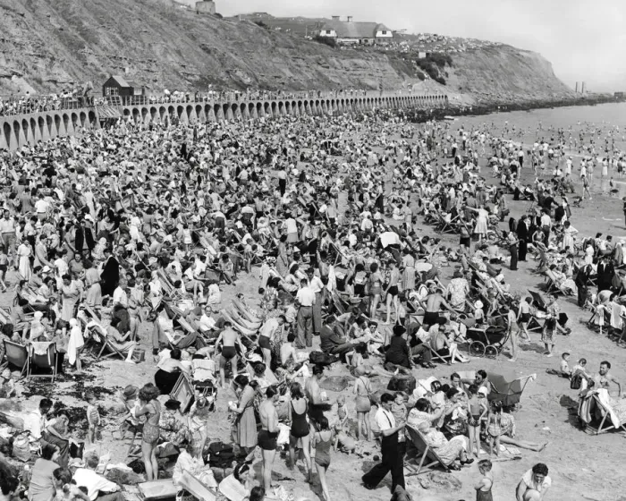 Framed Print : Crowds at Folkestone beach 1950s Framed Print : Crowds at Folkestone beach 1950s
