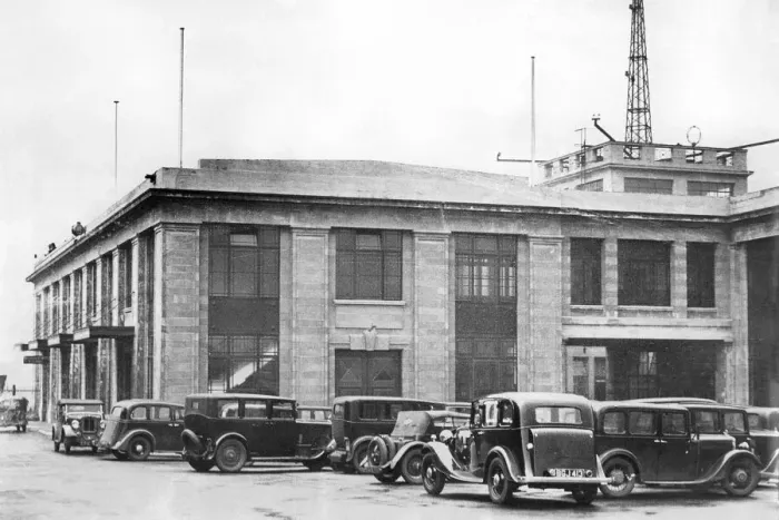 Framed Print : Croydon airport 1935 Framed Print : Croydon airport 1935
